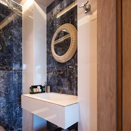 Hotel My Luxury Suites *
